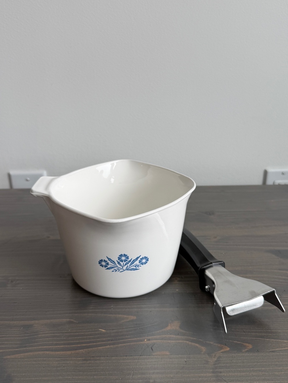 Vintage CorningWare Saucemaker
with handle